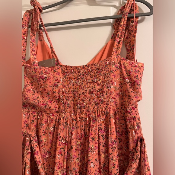 Button-front midi dress with ruffle hem in soft rayon - Picture 6 of 11